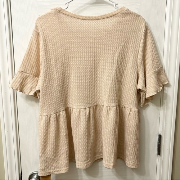 ➕ NWT SHEIN Curve Frenchy Cream Waffle Knit Peplum Top Women’s Plus Size 1X - Picture 6 of 8